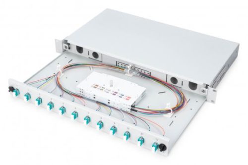 DIGITUS DN-96331/3 19" 1U 12xLC duplex OM3 toldóval pigtaillel és kötőkazettával szerelt optikai patch panel