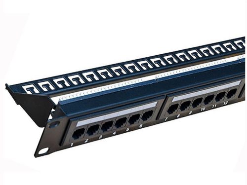 UTP Cat.5e 24 portos patchpanel, 1U magas, fekete